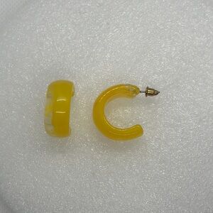 Retro Chic Translucent Yellow Hoop